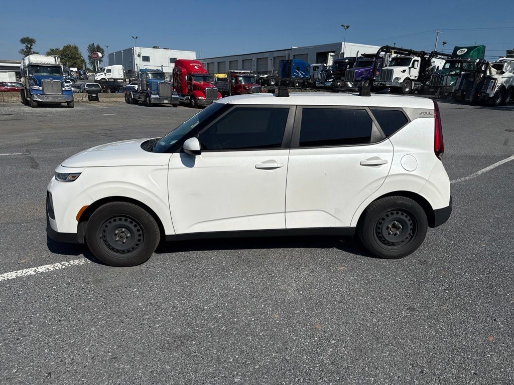 Used 2020 Kia Soul LX FWD image 2