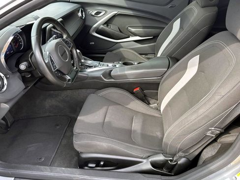 Used 2023 Chevrolet Camaro LT w/ Technology Package image 16