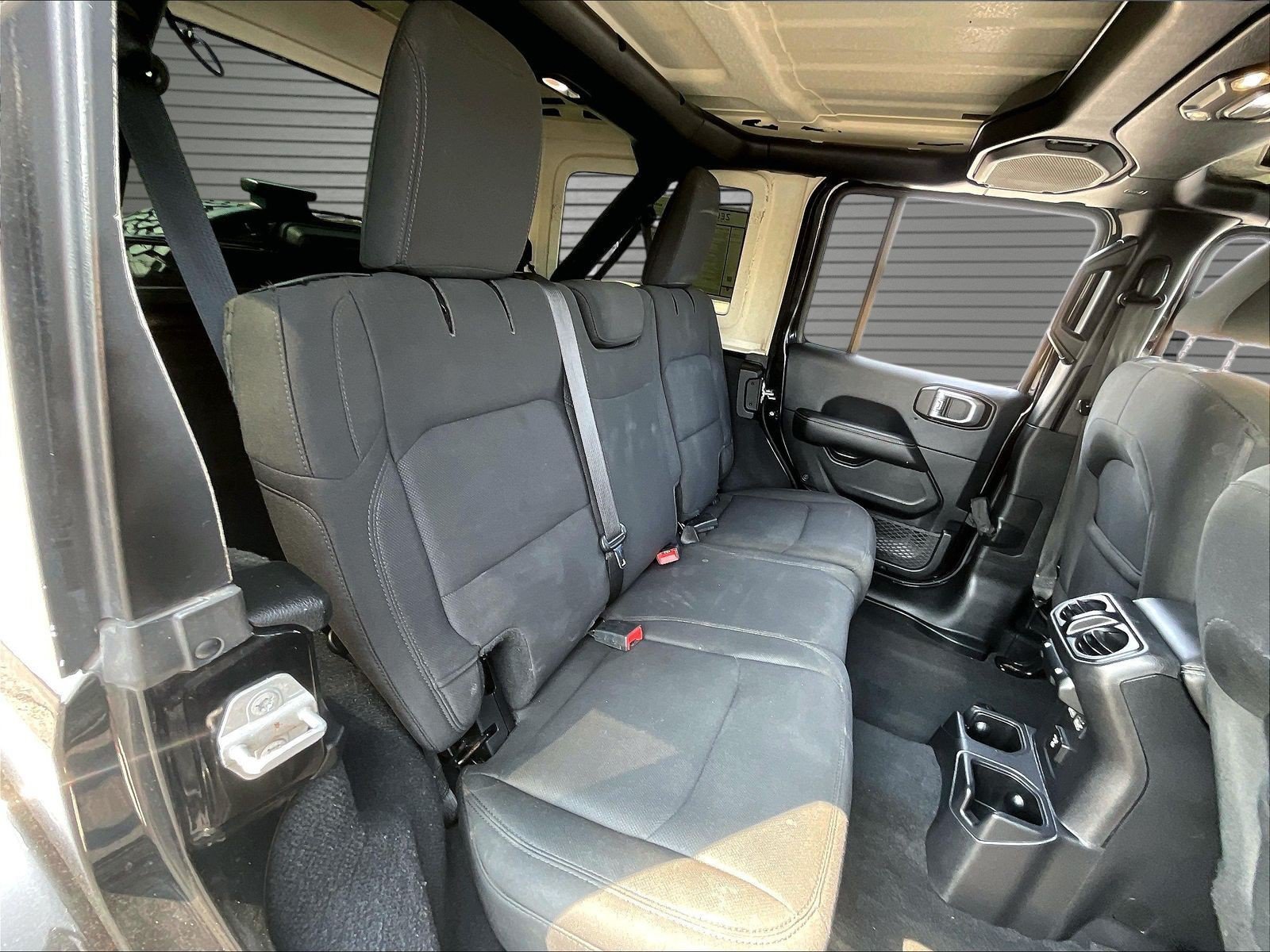 Used 2019 Jeep Wrangler Unlimited Sahara AWD/4WD image 24