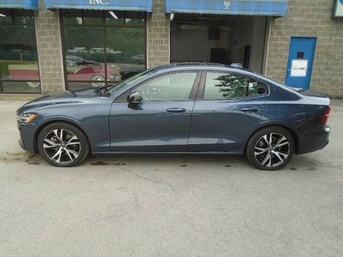 Used 2024 Volvo S60 B5 Plus w/ Climate Package AWD/4WD image 8