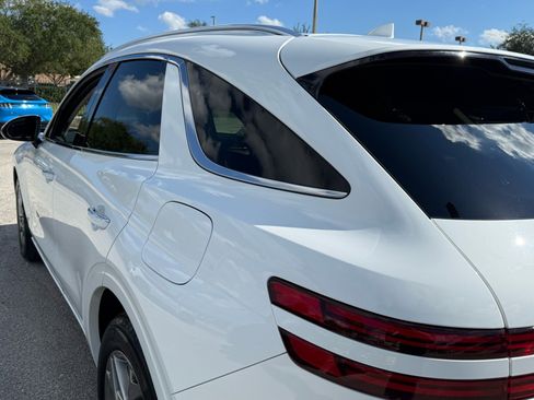 Used 2025 Genesis GV70 2.5T w/ Advanced Package image 15