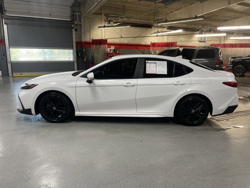 Used 2025 Toyota Camry SE w/ Multimedia Upgrade Package FWD image 7