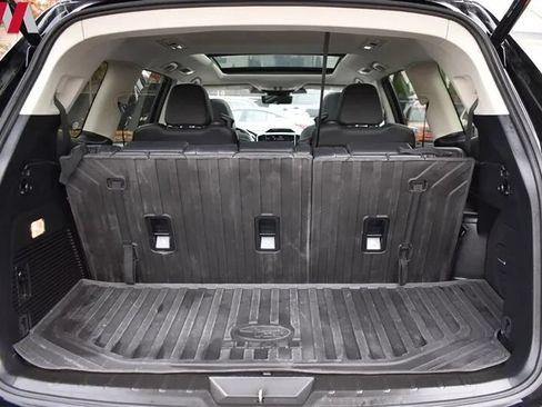 Used 2024 Subaru Ascent Touring AWD/4WD image 29