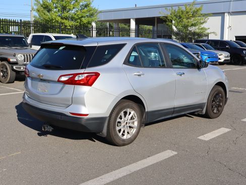 Used 2020 Chevrolet Equinox LS FWD image 10
