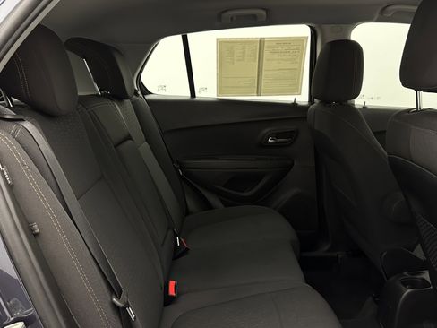 Used 2018 Chevrolet Trax LS image 29
