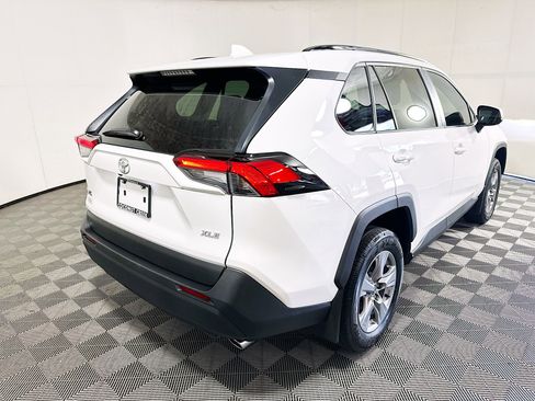 Used 2024 Toyota RAV4 XLE FWD image 3