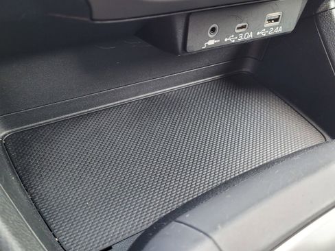 Used 2024 Subaru Crosstrek 2.0i Premium image 25