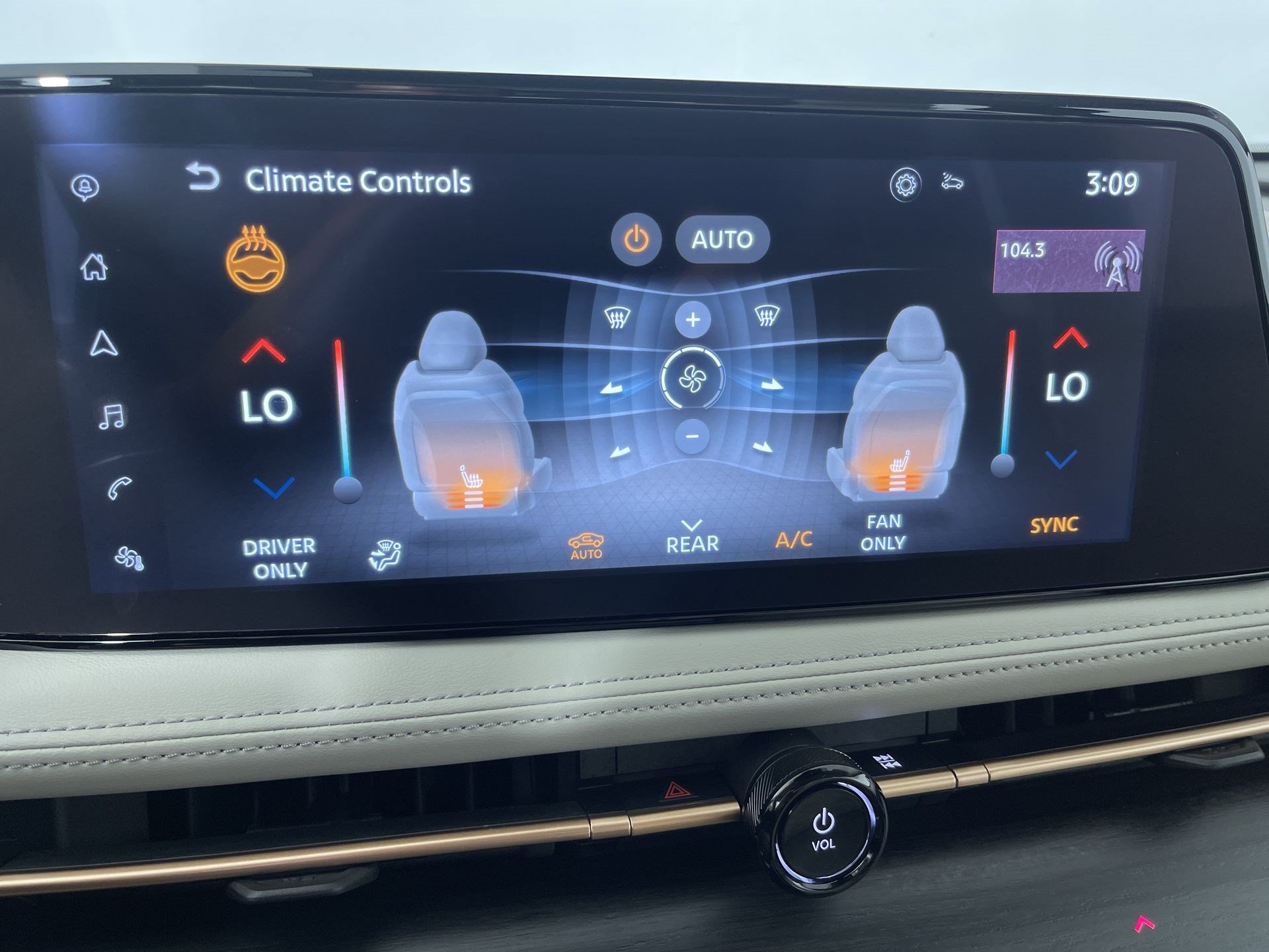 Certified 2024 Nissan Ariya AWD image 21