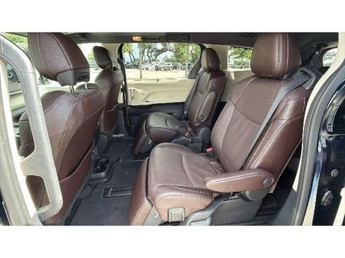 Certified 2024 Toyota Sienna Platinum FWD image 34