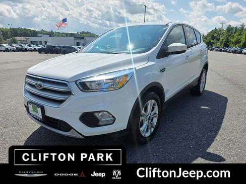 Used 2019 Ford Escape SE AWD/4WD image 1
