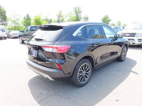 Used 2022 Ford Escape SE w/ Convenience Package FWD image 4