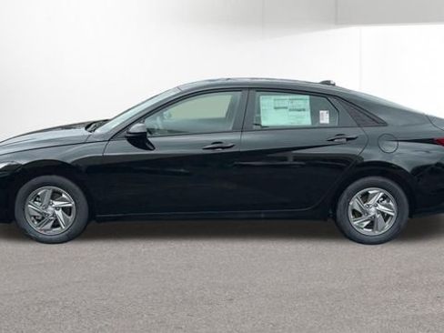 New 2026 Hyundai Elantra SE image 5