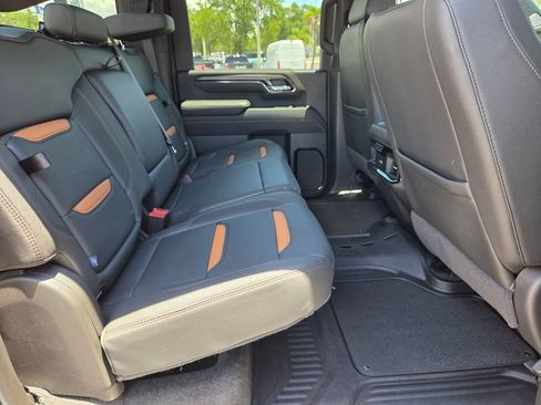Used 2024 GMC Sierra 2500 AT4 AWD/4WD image 13