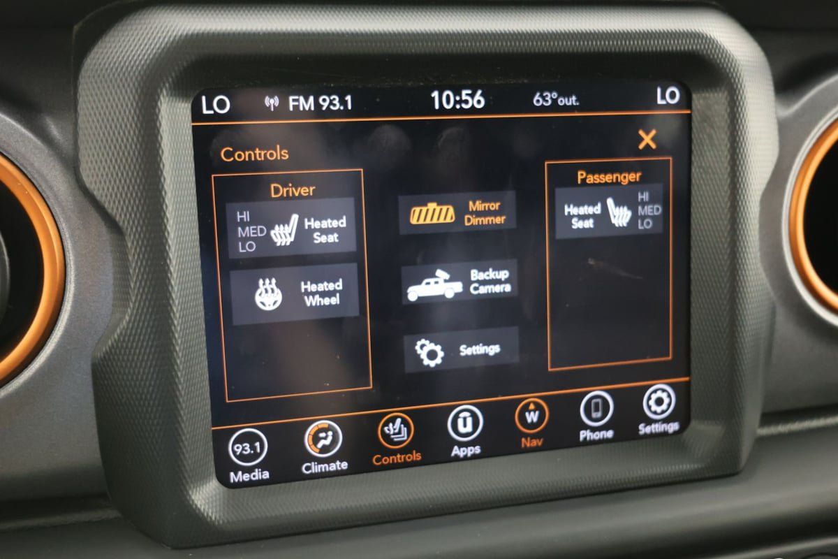 Used 2022 Jeep Gladiator Mojave w/ Cold Weather Group AWD/4WD image 27