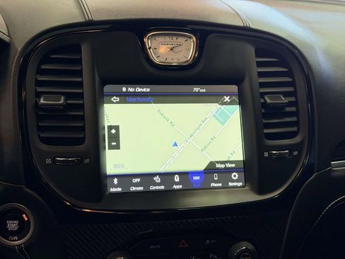 Used 2023 Chrysler 300 C image 3