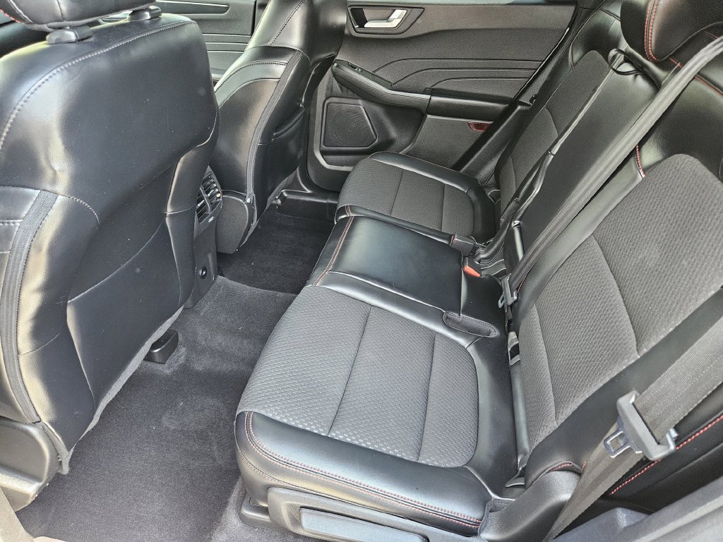 Used 2023 Ford Escape ST-Line w/ Tech Pack #1 AWD/4WD image 29