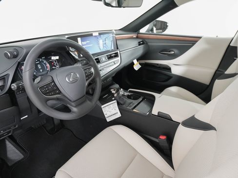 New 2025 Lexus ES 350 w/ Premium Package image 9