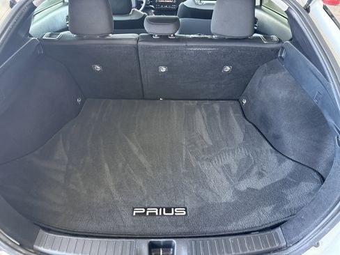 Used 2020 Toyota Prius LE w/ Carpet Mat Package AWD/4WD image 9