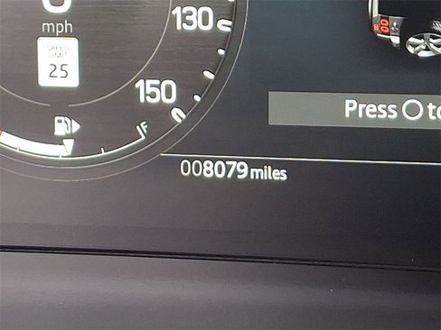 Used 2024 Land Rover Defender 110 X-Dynamic SE image 22