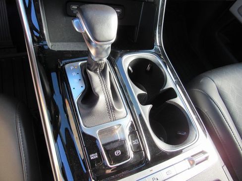 Used 2023 Kia Carnival SX image 21