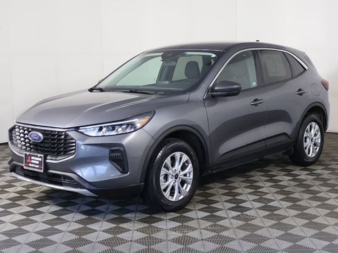 Used 2024 Ford Escape Active AWD/4WD image 8