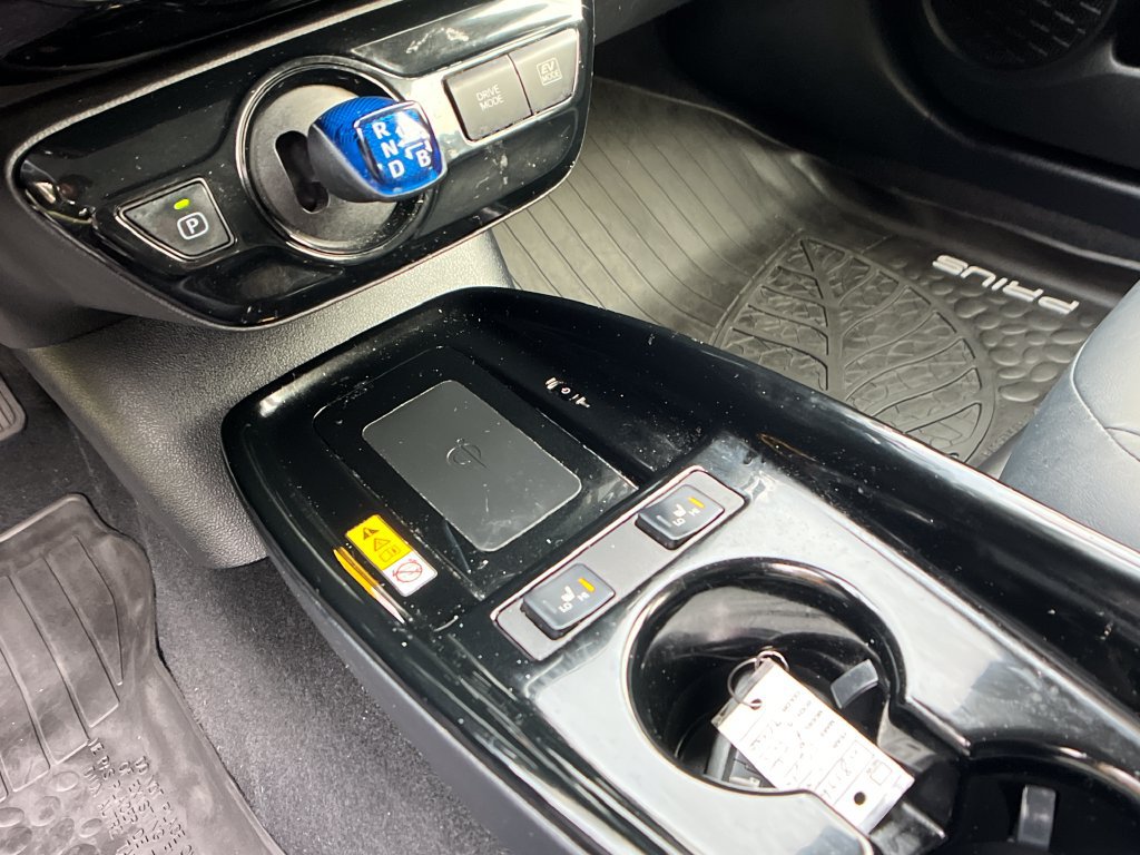 Used 2019 Toyota Prius XLE AWD/4WD image 19