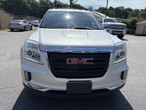 Used 2017 GMC Terrain SLE w/ Technology Package image 9