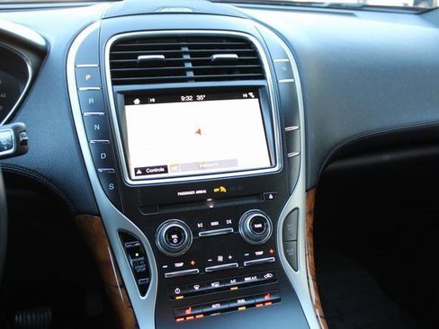 Used 2019 Lincoln Nautilus Select image 6