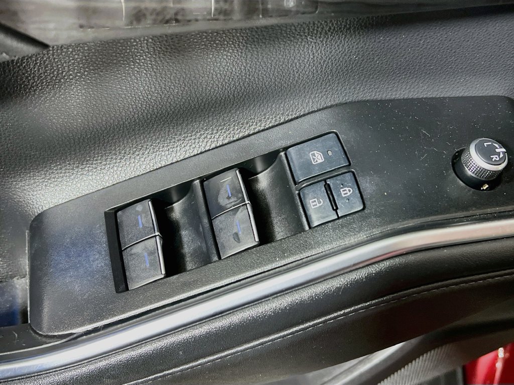 Certified 2021 Toyota Highlander Platinum AWD/4WD image 16