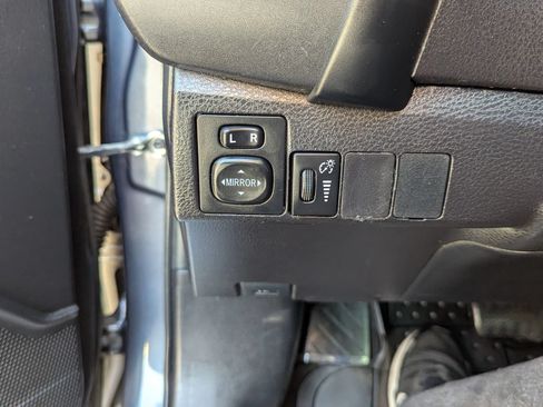 Used 2018 Toyota Corolla SE FWD image 21