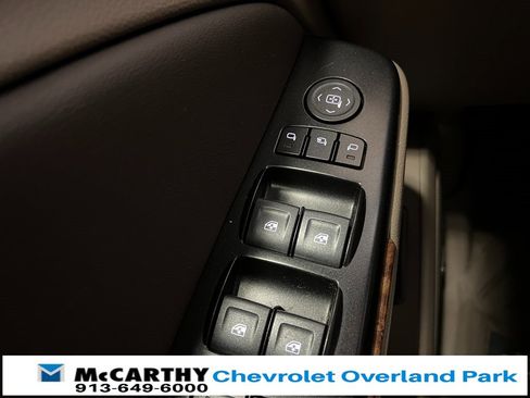 Used 2020 Chevrolet Suburban Premier image 17