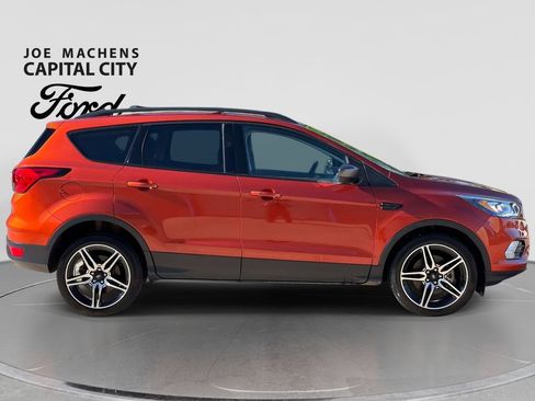 Used 2019 Ford Escape SEL AWD/4WD image 3