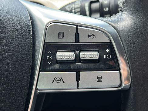 Certified 2023 Kia Telluride EX w/ EX Captain's Chair Package FWD image 22