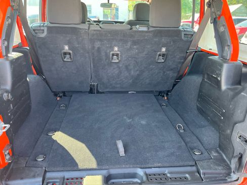 Used 2018 Jeep Wrangler Unlimited Sport AWD/4WD image 26