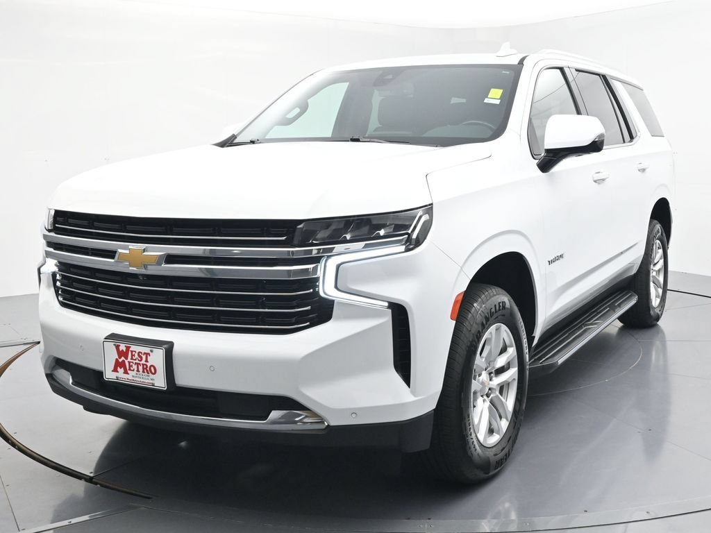 Used 2022 Chevrolet Tahoe LT w/ Luxury Package AWD/4WD image 3