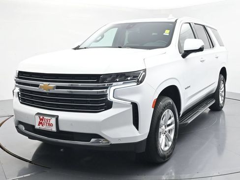 Used 2022 Chevrolet Tahoe LT w/ Luxury Package AWD/4WD image 3