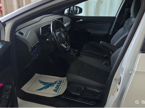 Used 2021 Volkswagen ID.4 Pro image 3