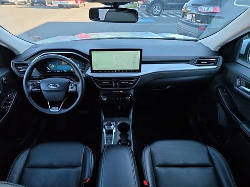 Used 2025 Ford Escape Platinum AWD/4WD image 26