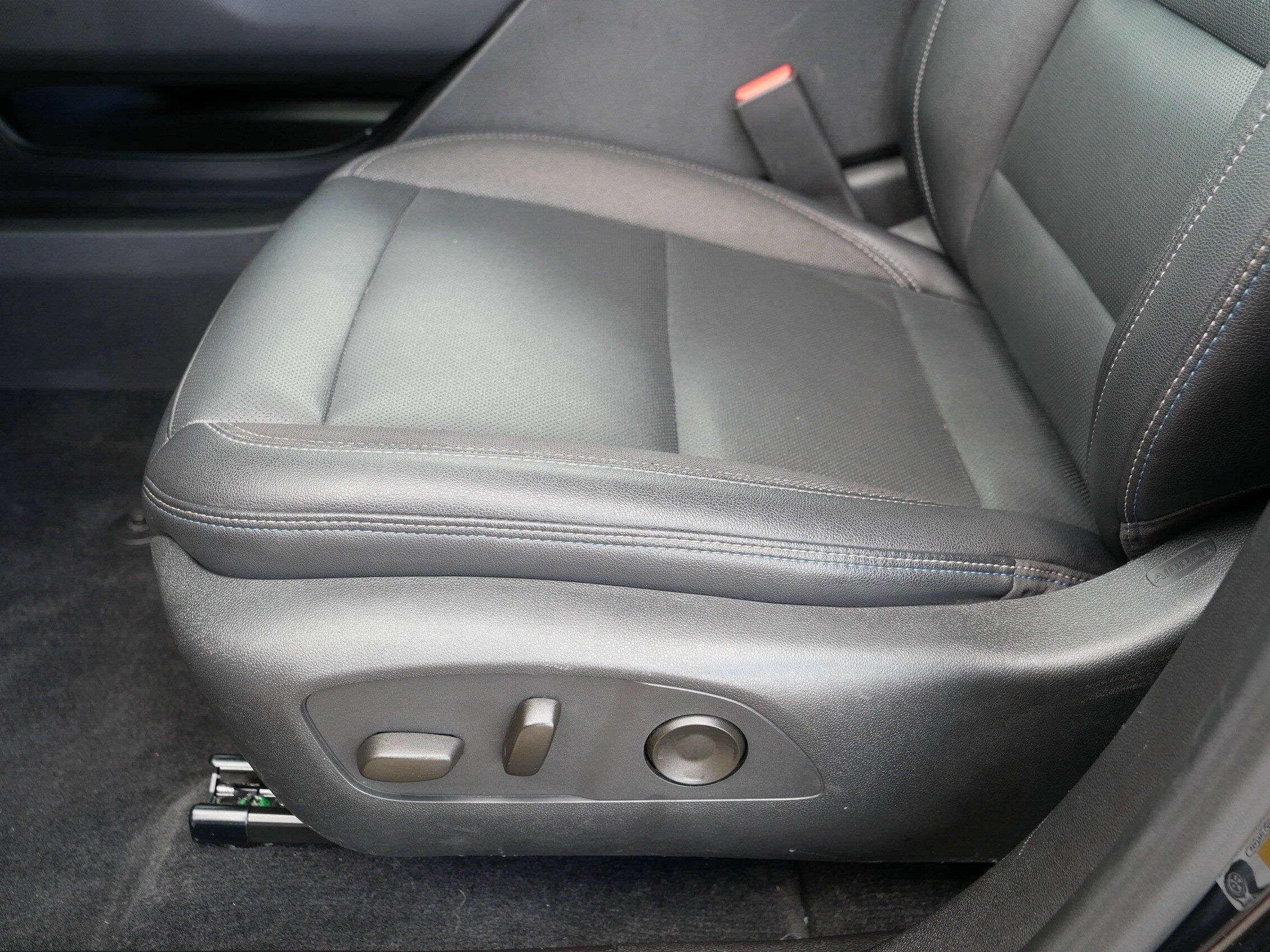 Used 2024 Chevrolet Equinox EV LT w/ LPO, All-Weather Mat Package FWD image 20