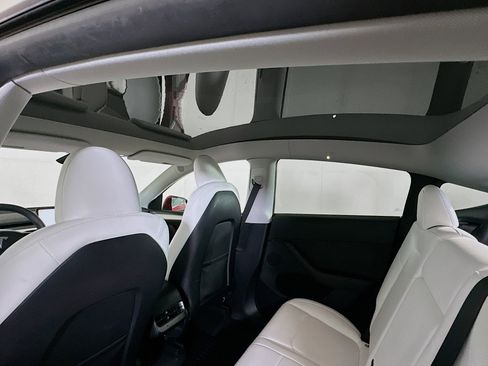 Used 2024 Tesla Model Y Long Range image 26