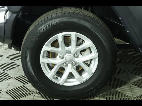 Used 2023 Jeep Wrangler Unlimited Sport w/ Sun And Sound Package AWD/4WD image 10