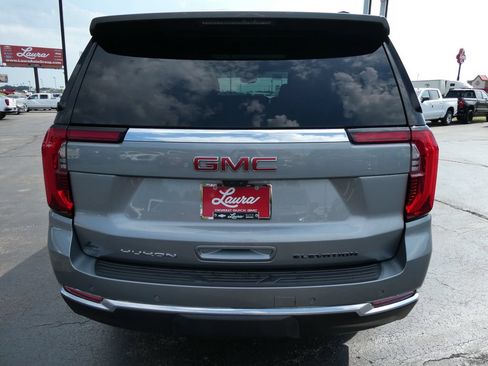Used 2025 GMC Yukon Elevation w/ Technology Package AWD/4WD image 6