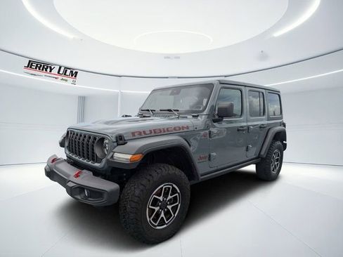 Used 2024 Jeep Wrangler Unlimited Rubicon AWD/4WD image 7