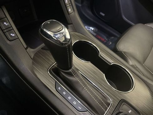 Used 2019 GMC Acadia SLT w/ Black Edition AWD/4WD image 10