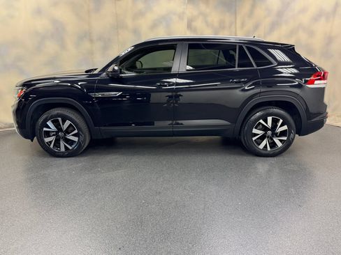 Used 2022 Volkswagen Atlas Cross Sport SE FWD image 3