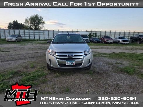 Used 2014 Ford Edge SE FWD image 3