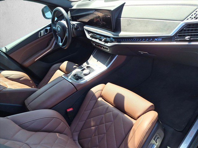 Used 2024 BMW X5 xDrive40i w/ Parking Assistance Package AWD/4WD image 23