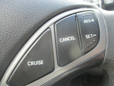 Used 2014 Hyundai Elantra SE w/ Option Group 02 FWD image 32