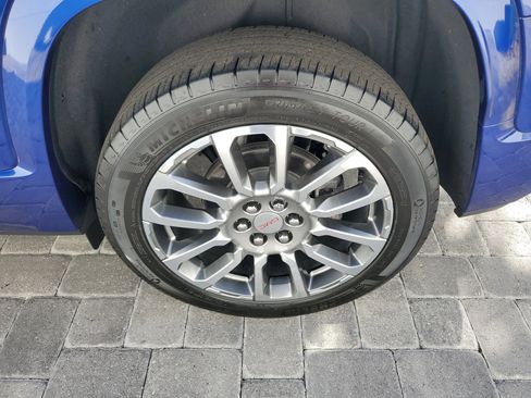 Used 2023 GMC Acadia Denali w/ Denali Ultimate Package image 6