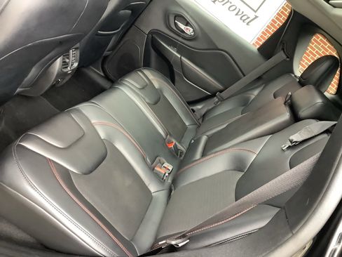 Used 2022 Jeep Cherokee Trailhawk w/ Sun & Sound Group image 9